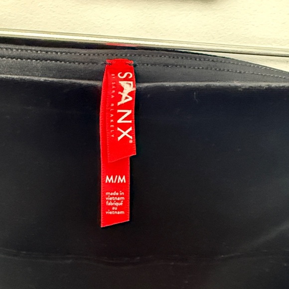 New with tags - Spanx black velvet high waist no front seam leggings - medium - Picture 5 of 8